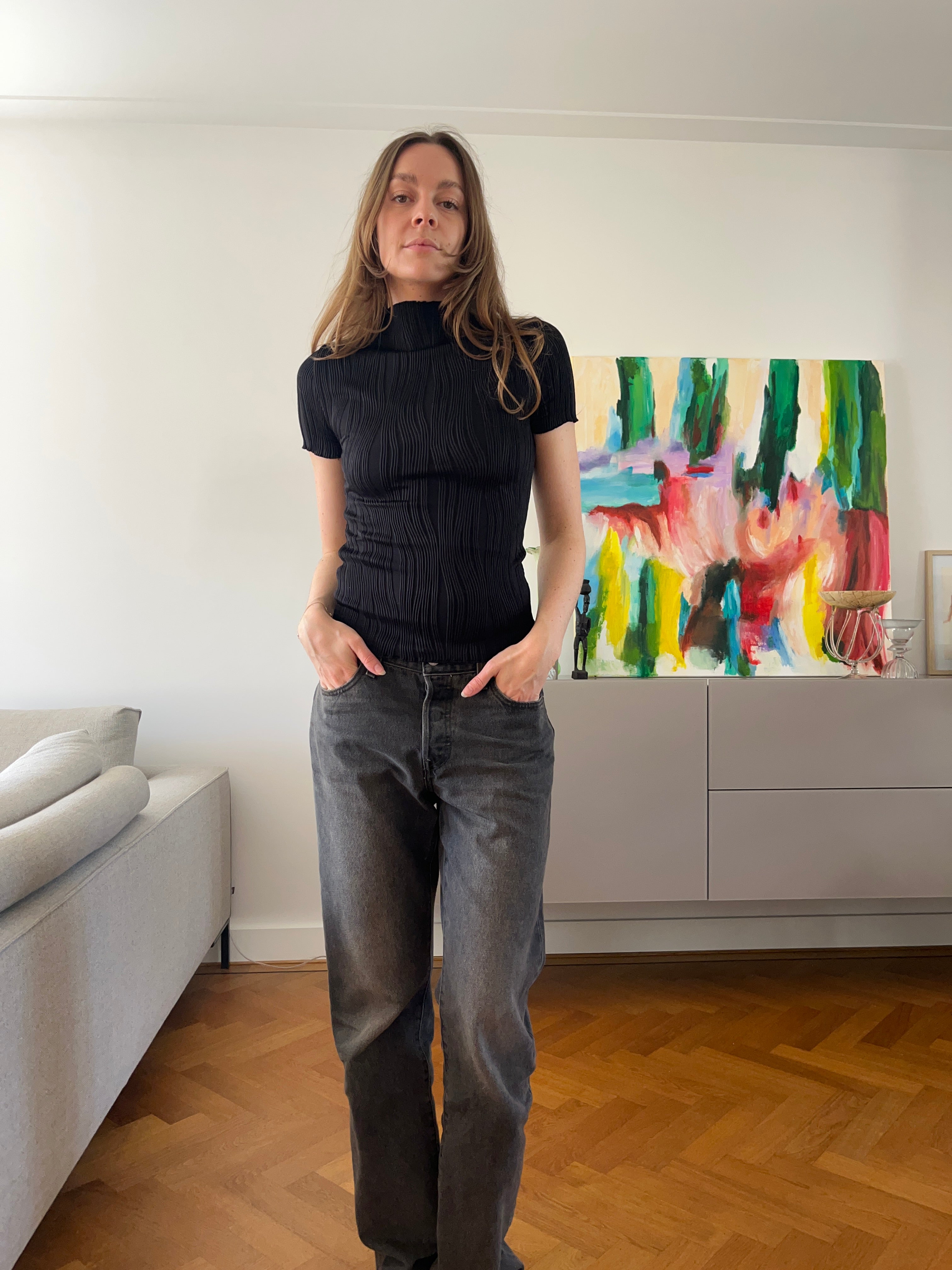 BLACK TEXTURED PLEATED STRETCH TOP