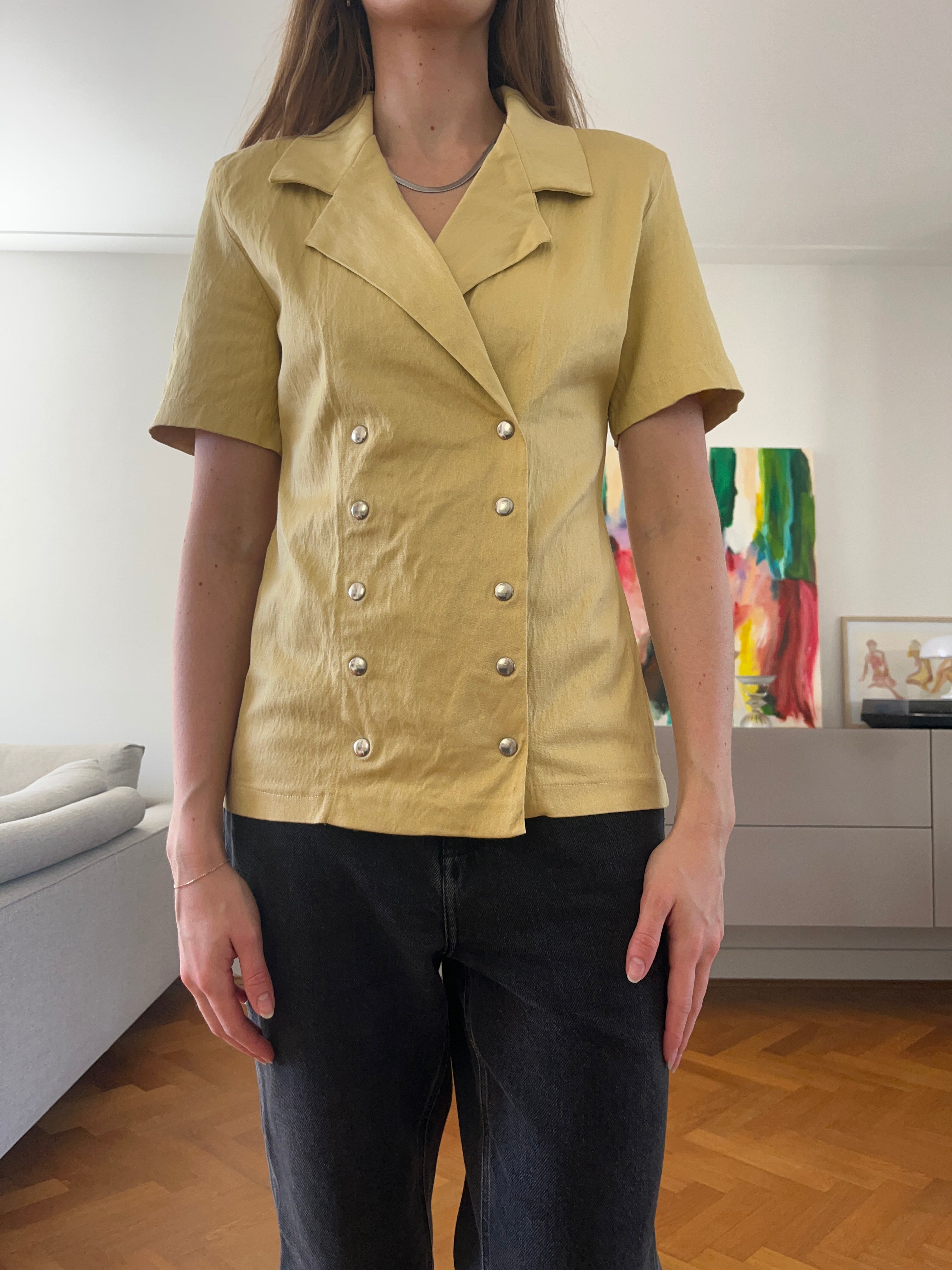 BUTTER YELLOW BUTTON-UP SHIRT