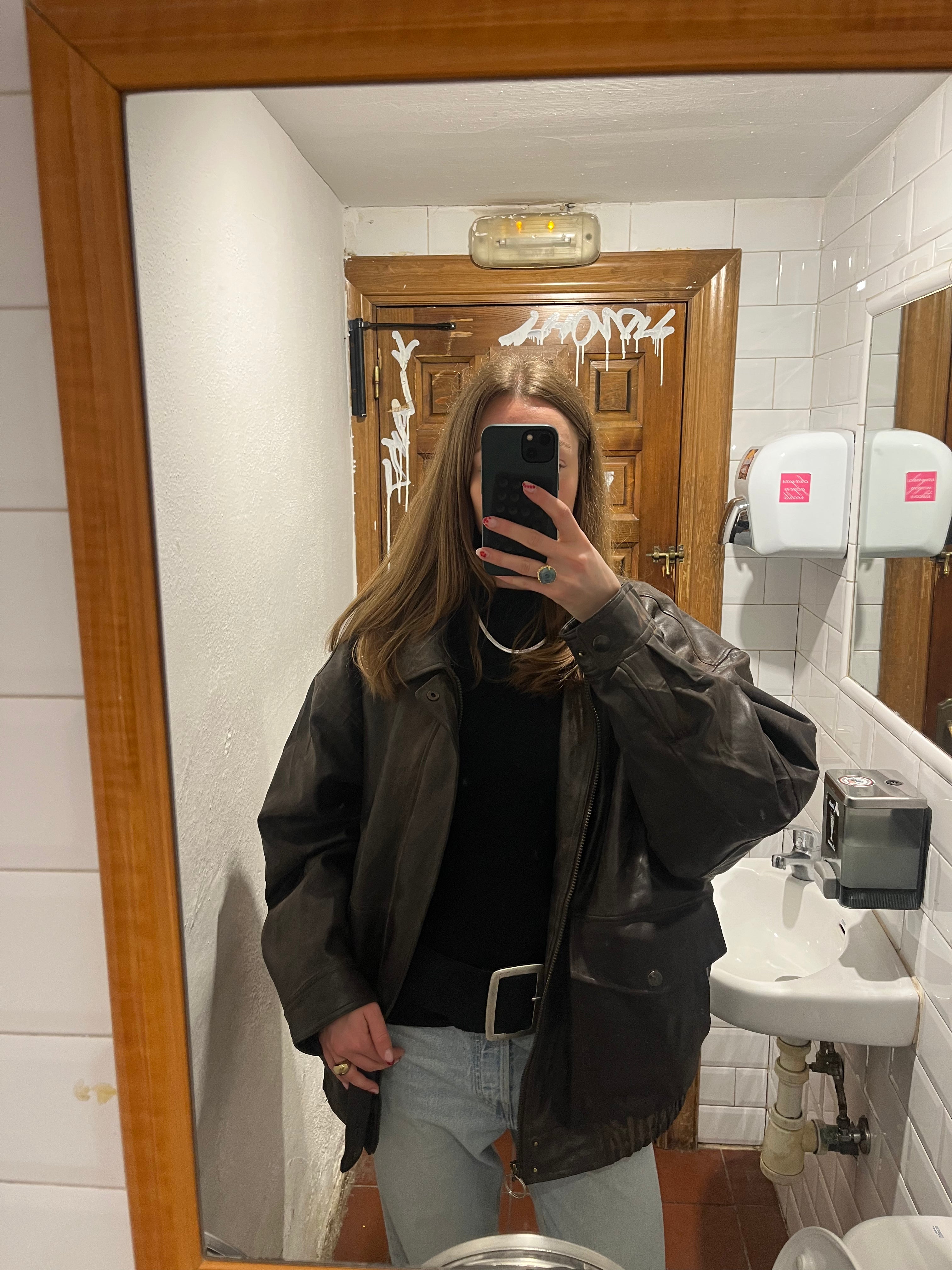 OVERSIZED LEATHER JACKET