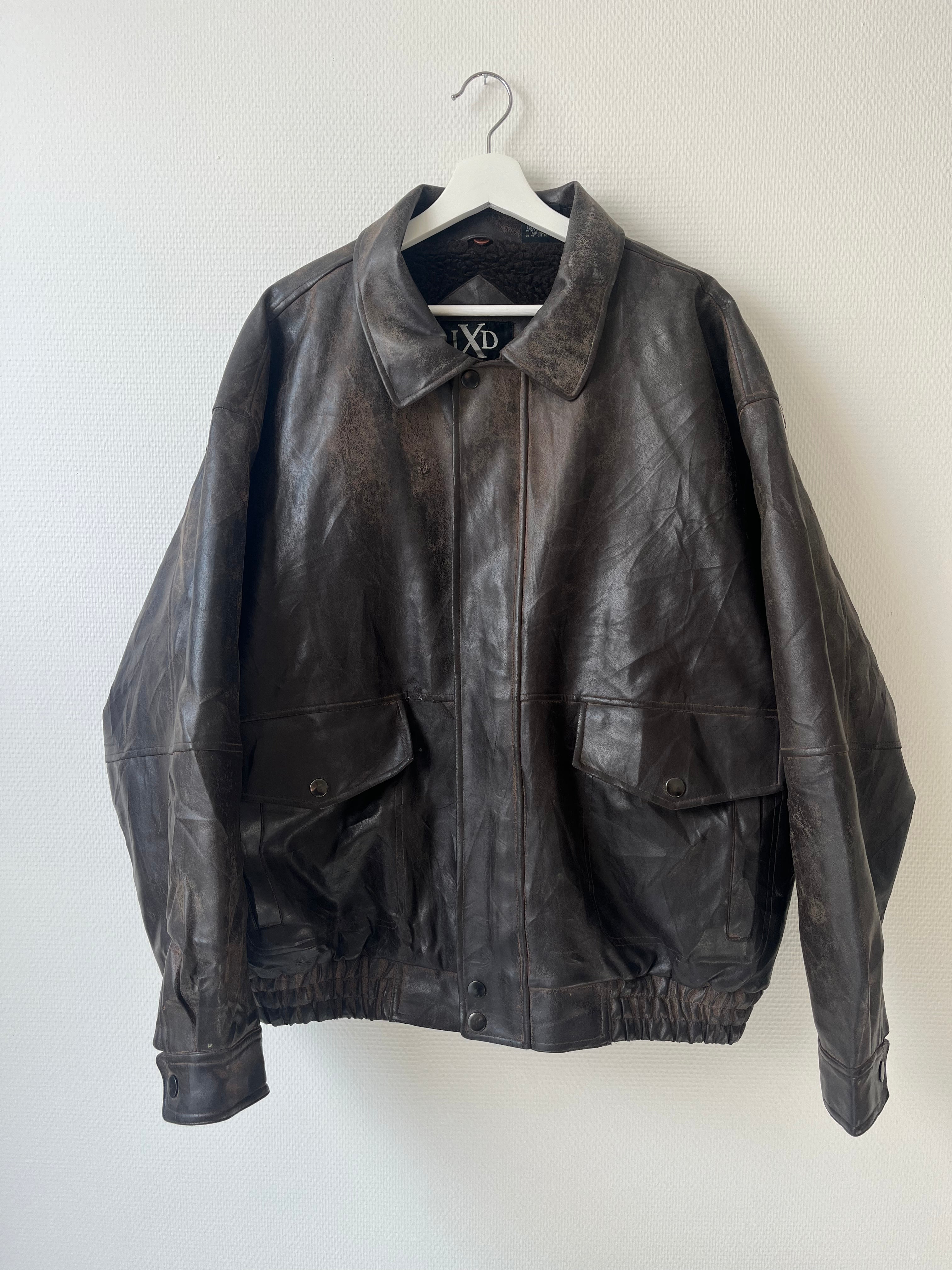 OVERSIZED LEATHER JACKET