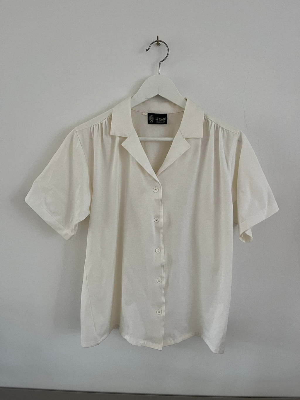 VINTAGE WHITE SHORT-SLEEVE BUTTON-UP SHIRT