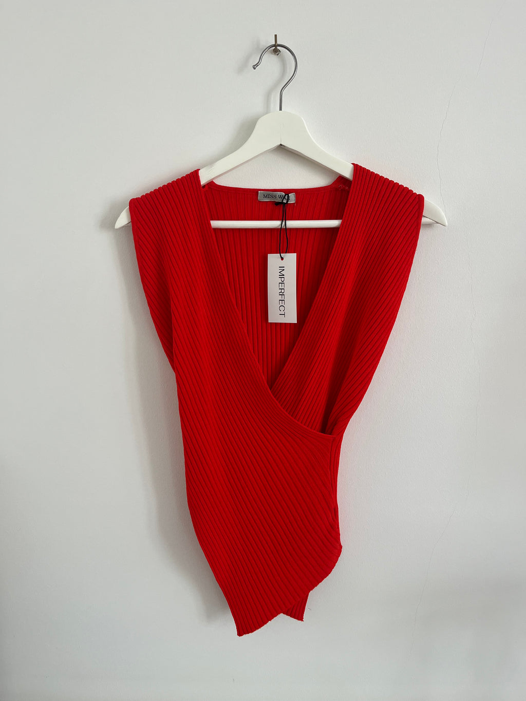 RED V-NECK WRAP TOP