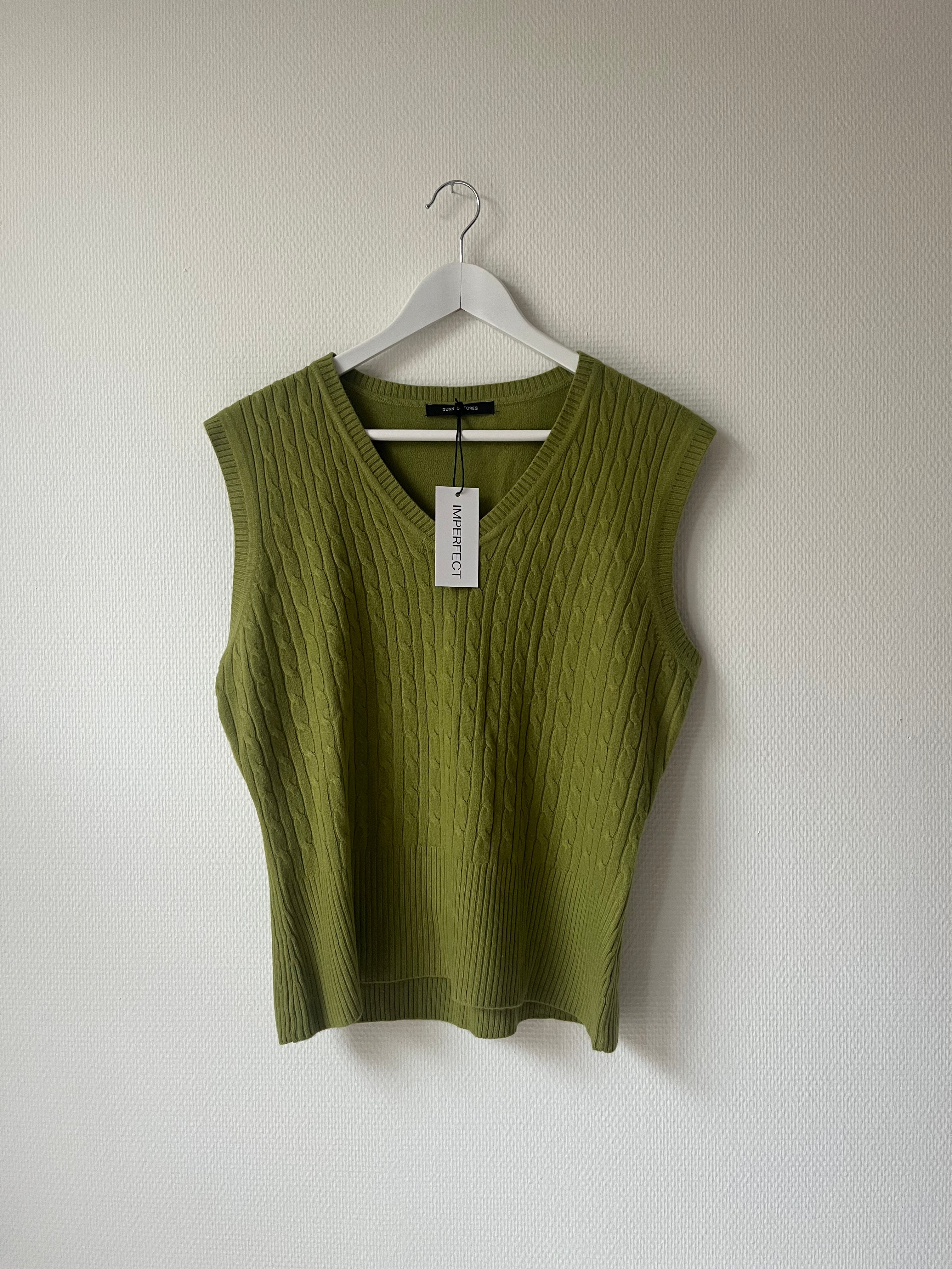 GREEN SWEATER VEST