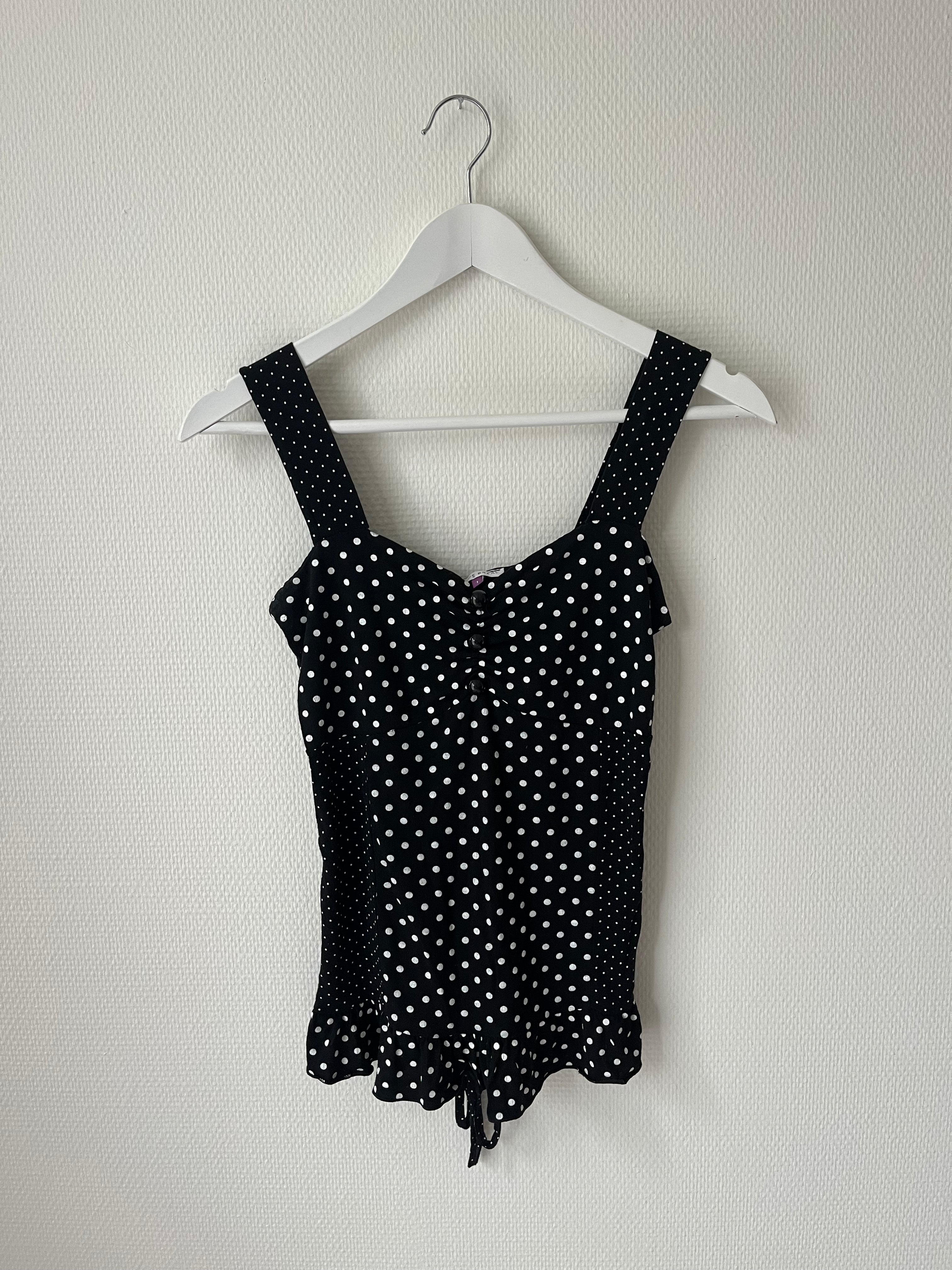 BLACK POLKADOTS TOP